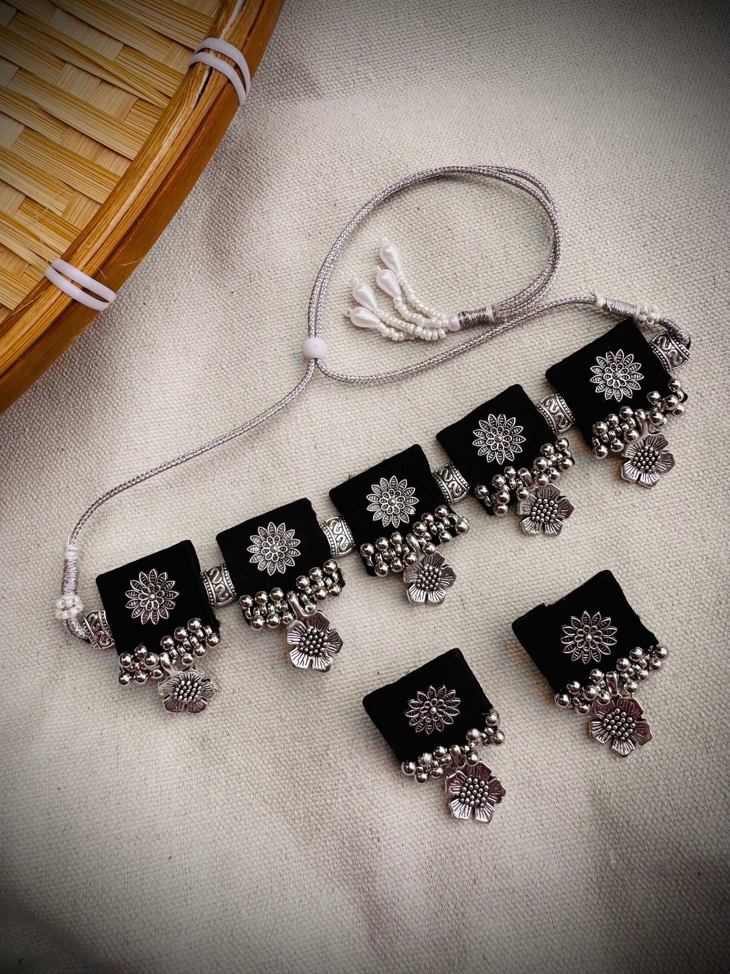 Geetha Necklace Set | Necklace + Earrings