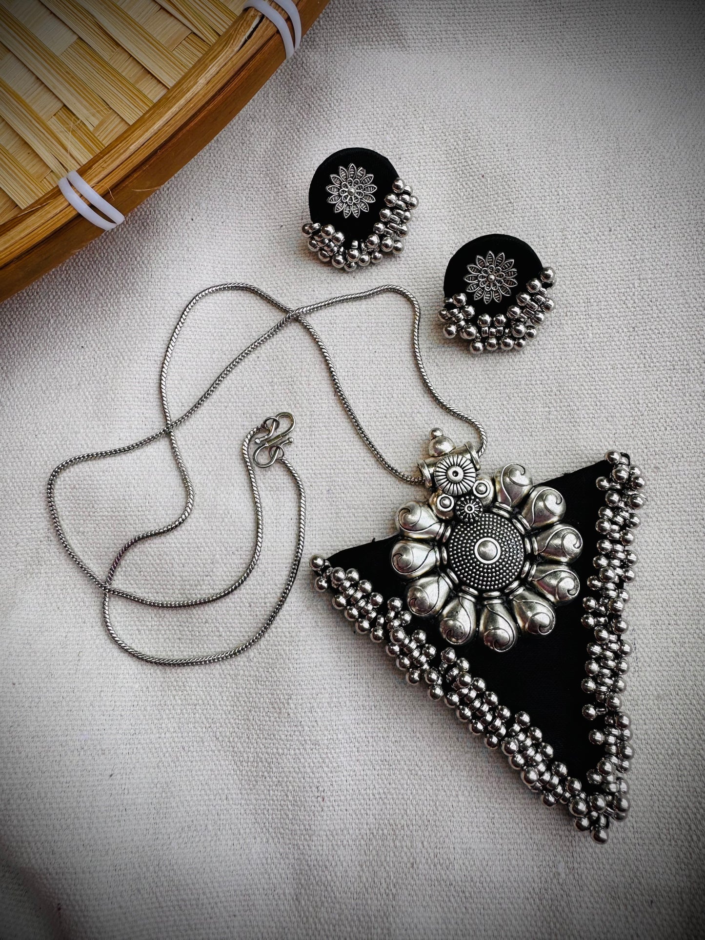 Aruna Necklace Set | Necklace + Earrings