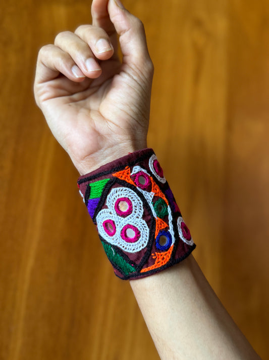 Aryaa Fabric Bracelet | Handcuff