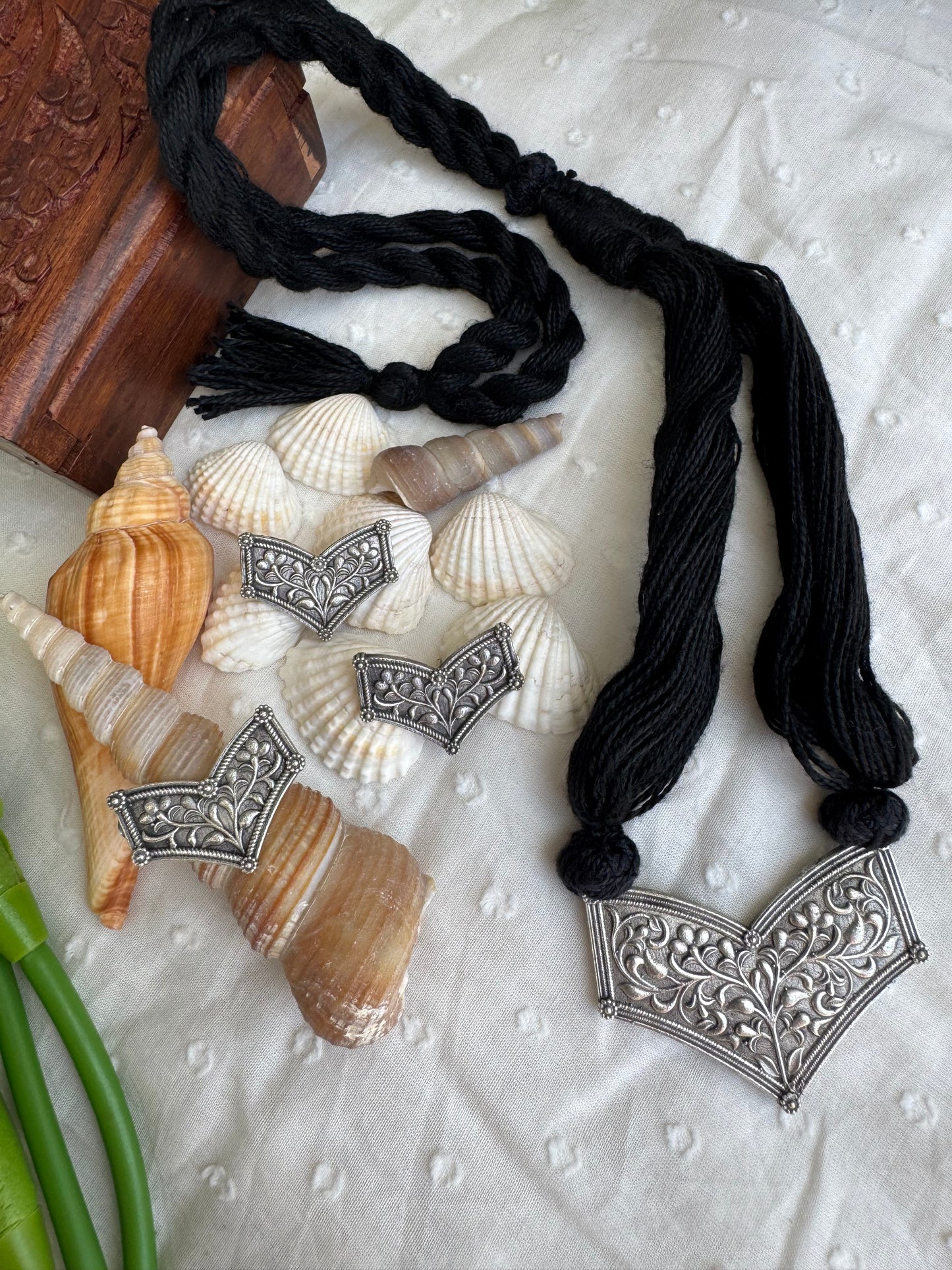Shitara Necklace+ Earrings + Ring Set
