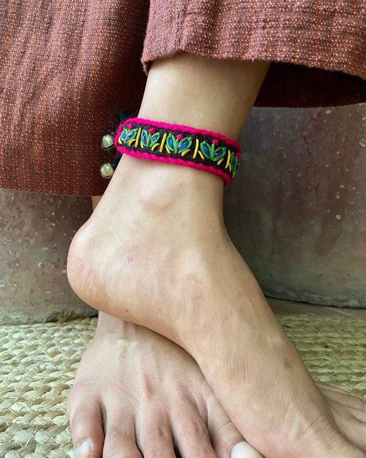 Thanganat Fabric Anklet | Bajubadh