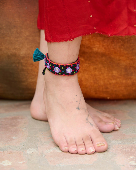 Prajakta Fabric Anklet | Bajubadh