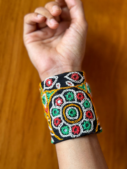 Mariana Fabric Bracelet | Handcuff