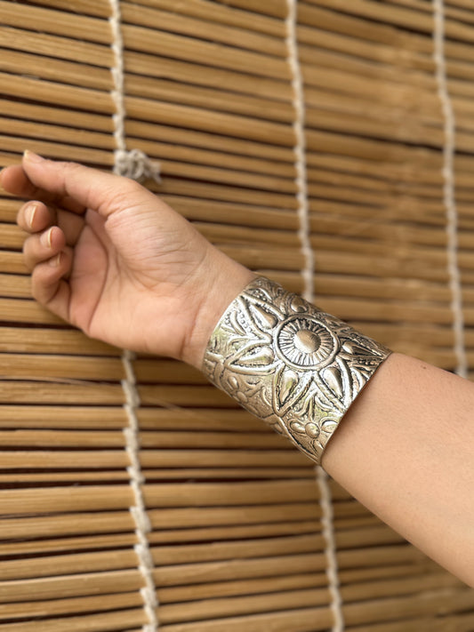 Sahara Textured Bracelet | Handcuff