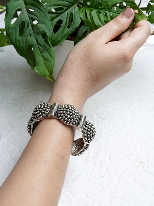 Jigyasha Textured Bracelet | Kada