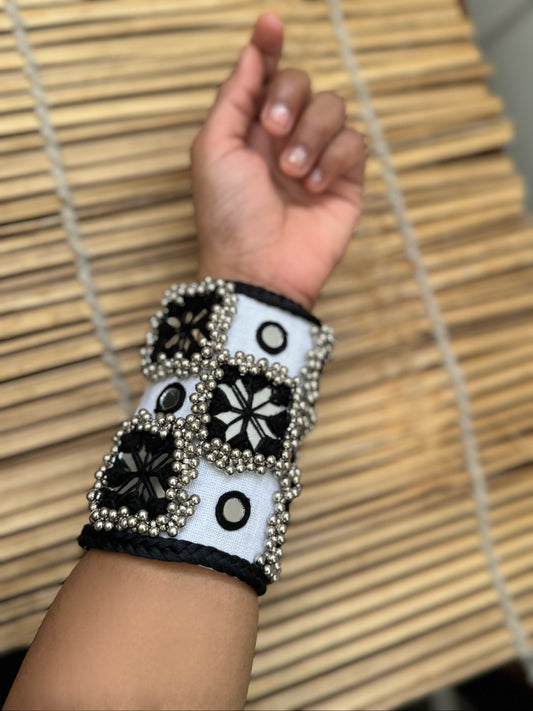 Jing Fabric Bracelet | Handcuff