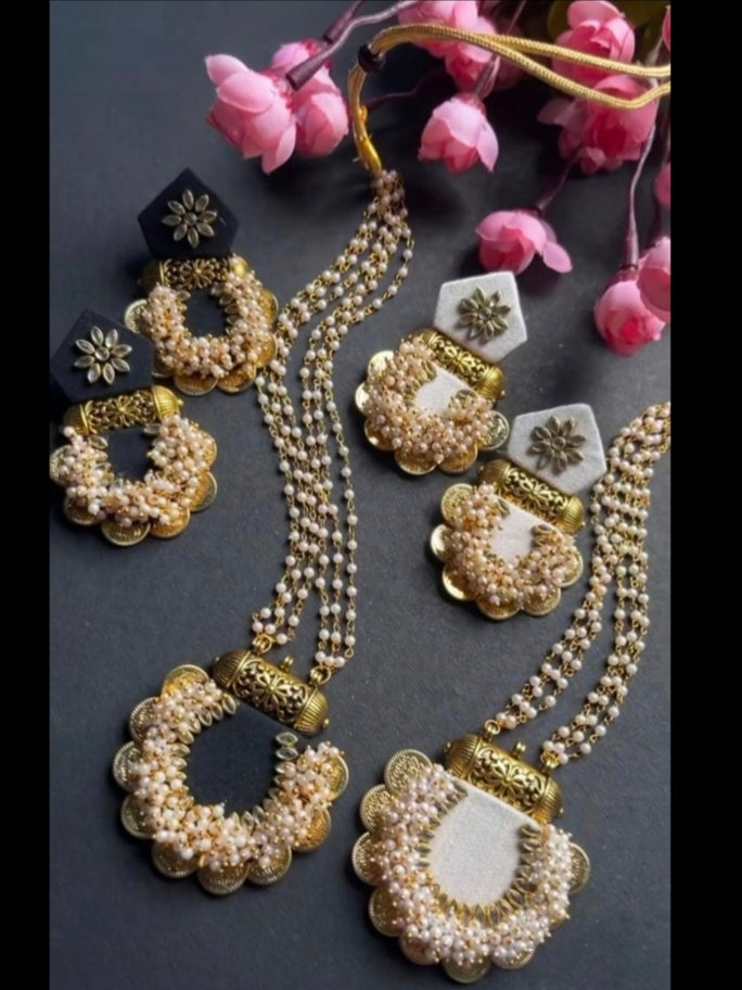 Tashvee Necklace + Earrings Set