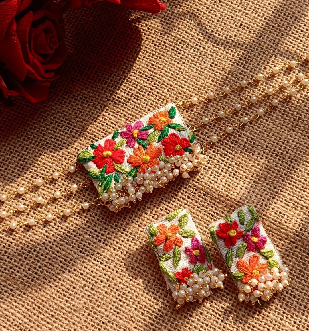 Wiha Fabric Choker + Earrings Set